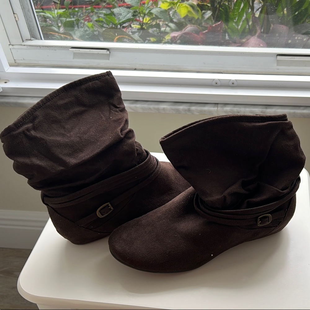 Nine West Vintage America Collection Brown Suede Ankle boot. NEW Never Worn 8M